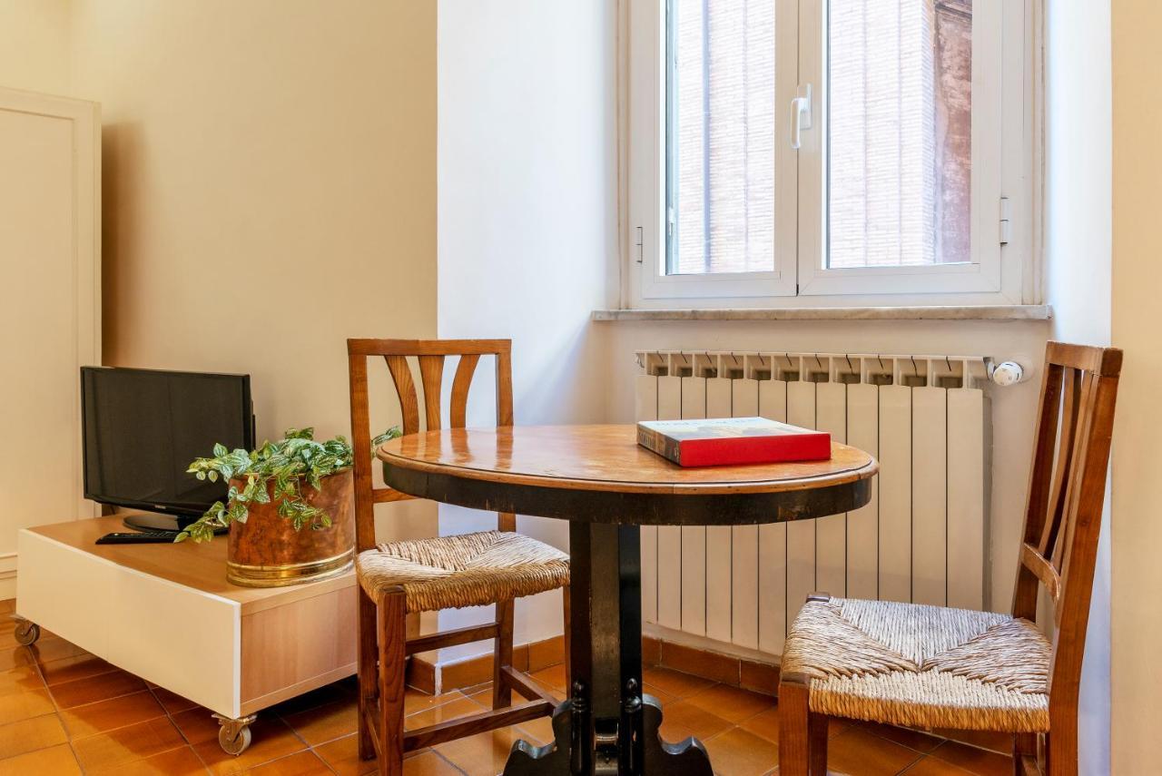 Casa Dell'Arco Apartment โรม ภายนอก รูปภาพ